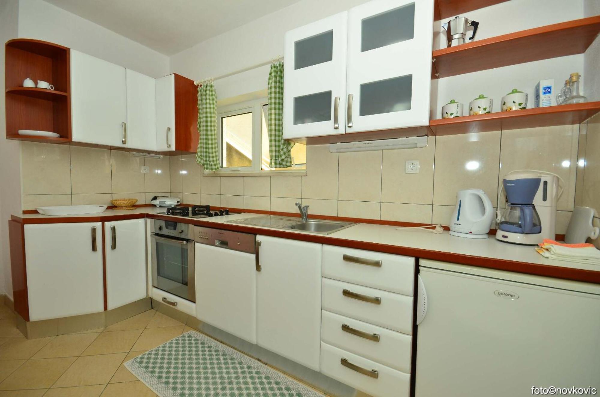 Apartments Fani Kanun โบล ภายนอก รูปภาพ