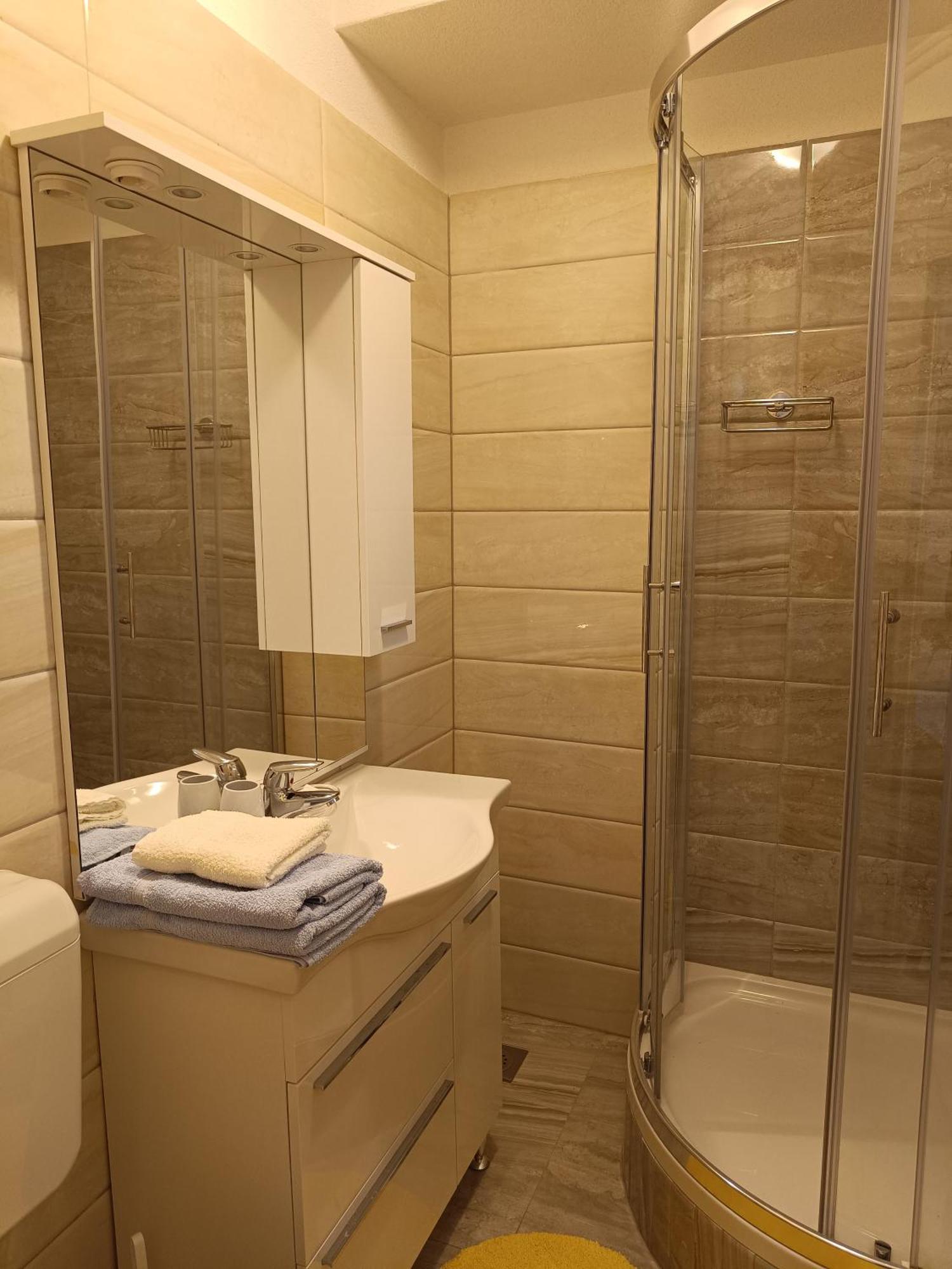 Apartments Fani Kanun โบล ภายนอก รูปภาพ